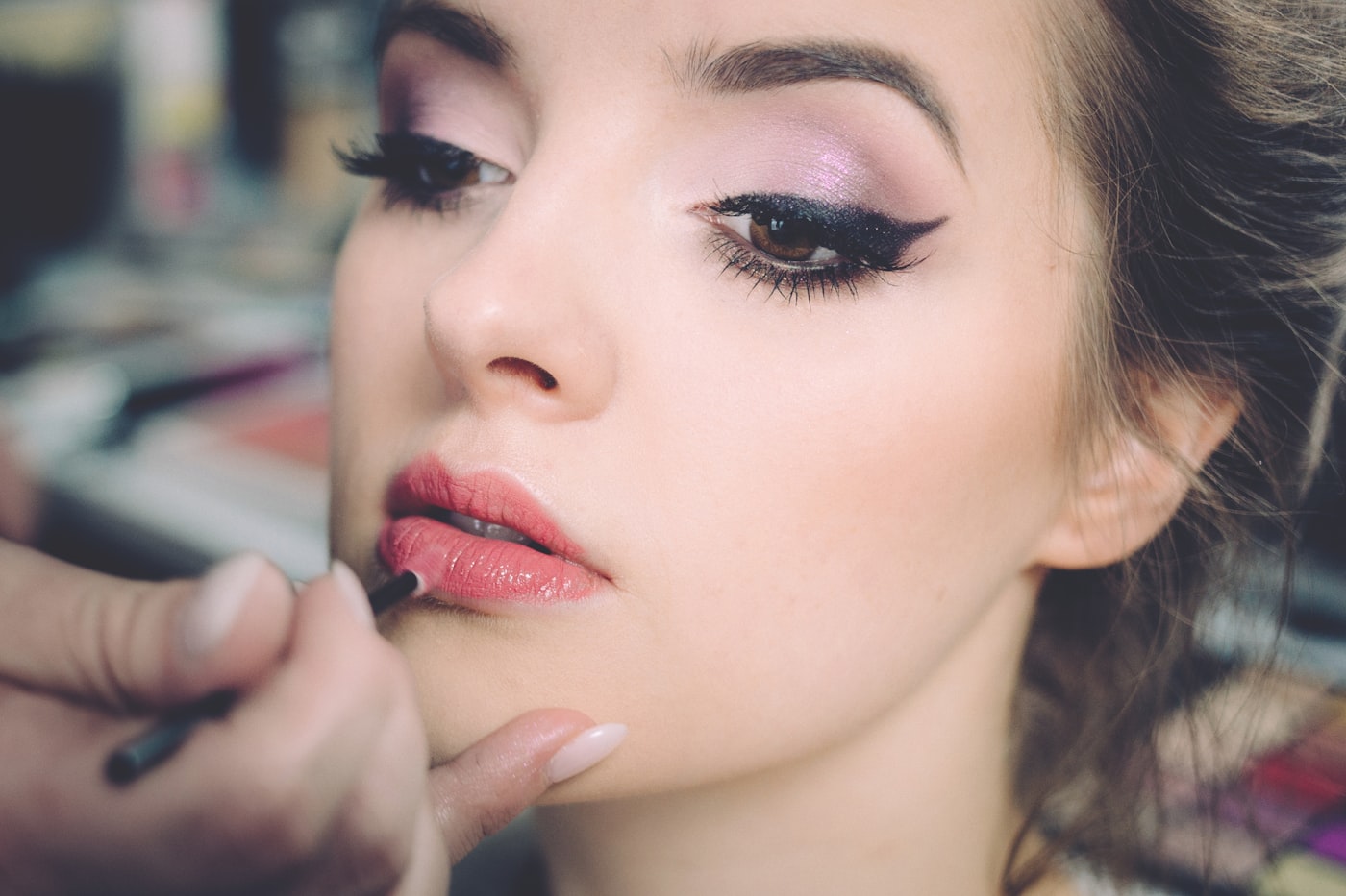 Kosmetik- und Make-up-Weiterbildung für Beauty-Salons durch Atelier Æra